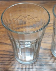 Vintage? set of (3) clear diamond/lattice pattern juice glasses