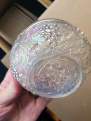 Pretty White US Glass Carnival Glass Palm Beach Berry Bowl Gooseberry Interior