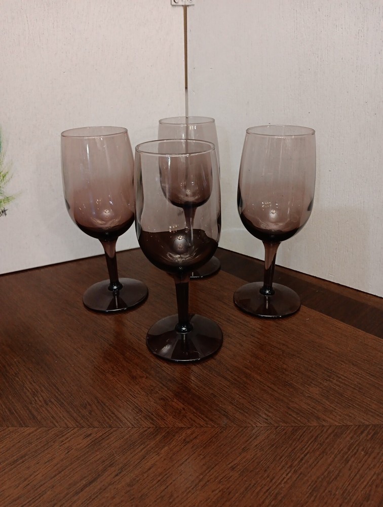 4 AMETHYST PURPLE PLUM Stemmed Small WINE GLASSES 6″ Tall 6.5 oz.