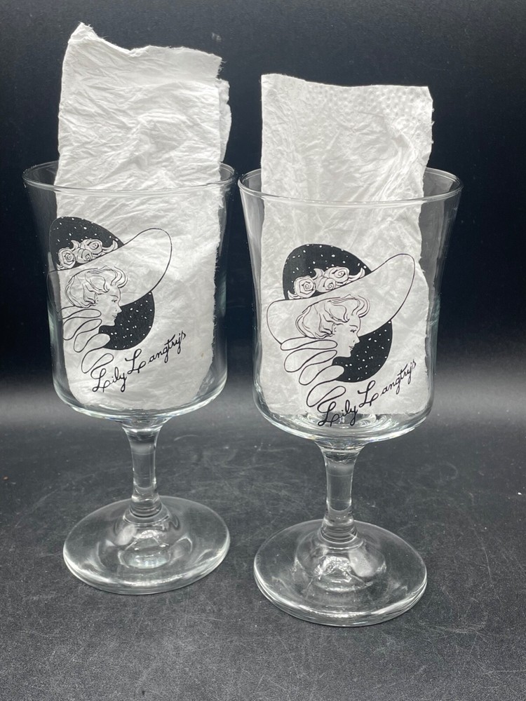Beer Glass Water Goblets Lily Langtry Cabaret Showgirl Pair Vintage 1980’s