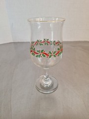 (1)Arby’s Libbey Holly Berry Gold Rim Christmas Wine Glasses Goblet Vintage