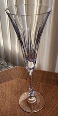 1 Signed Oscar de la Renta TIFTON 9″ Vertical Cut Crystal CHAMPAGNE Glass