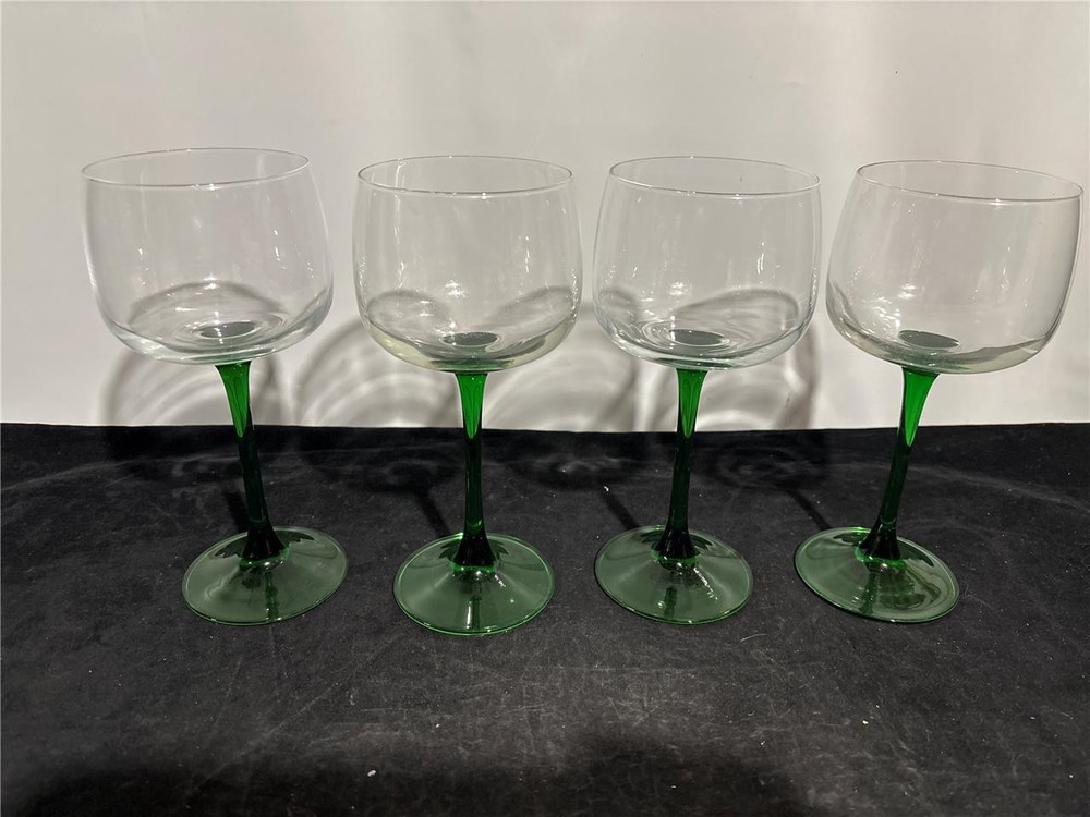 4 Vintage Luminarc Forest Green Stem Wine or Water Stems 7″