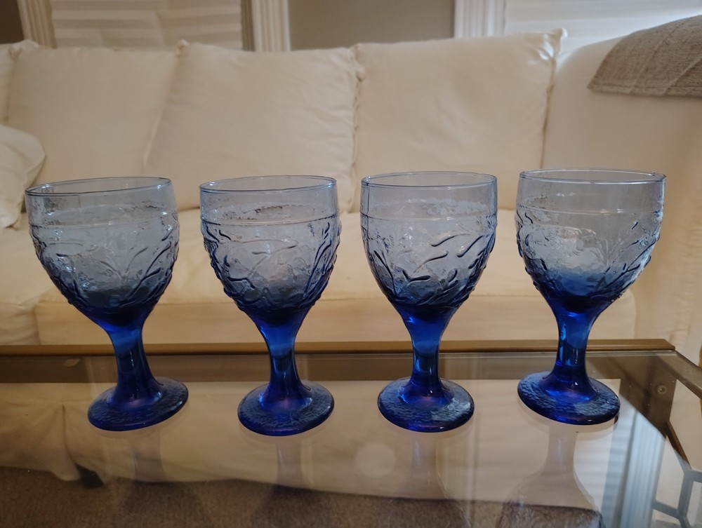 4-pc Libbey Embossed Raised Garden Vine Blue Water Goblet Wine Glass Excellent