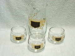 Vtg VIP Gold Crest Cocktail Pitcher & 3 Roly Poly 4 Oz Glasses Tumblers Barware