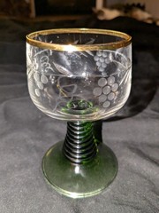 Vintage German Roemer Glass Green Beehive Stem Gold Rim Grapevine Etched 4.5”
