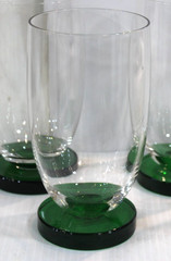 One Vintage Cambridge Tuxedo Glass Emerald Green Tumbler 5 3/8″ Mid-Century