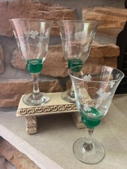 EAMON Irish Etched Shamrock Wine Glasses Set Of 3 Goblets Clear W/ Green 7”