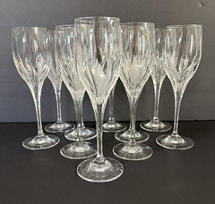 Mikasa Flame D’amore Crystal Wine Glasses 8 1/4″ Set of 10 Beautiful!