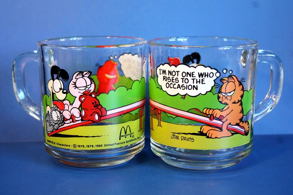 Vintage Pair of Mc Donald’s GARFIELD Jim Davis Glass Coffee Mugs, Cups 10 Fl Oz