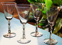 Vtg Set 4 BROWN SMOKE Hand Blown Wine Glasses W Waved Stems 6 3/8″ MCM 1960s