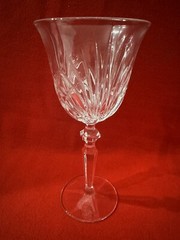 Set Of 8 Gorham Crystal Rosewood White Wine Glasses (A1766). 7 7/8” H X 3 5/8” W