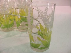 Glass White Green Snapdragon Tumblers Caddy Cocktail MCM Vintage 8 Carrier