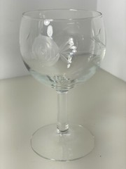 Set of 2 Vintage Wine Glasses Etched in Roses Clear Glass