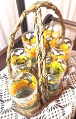 Vintage Floral Drinking Glasses Tumblers Pansies – Set of 6 with Wicker Holder