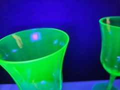 TIFFIN (?) VINTAGE GREEN URANIUM GLASS 16 PANELS GOBLET 6 7/8″H 3-3/8″ W