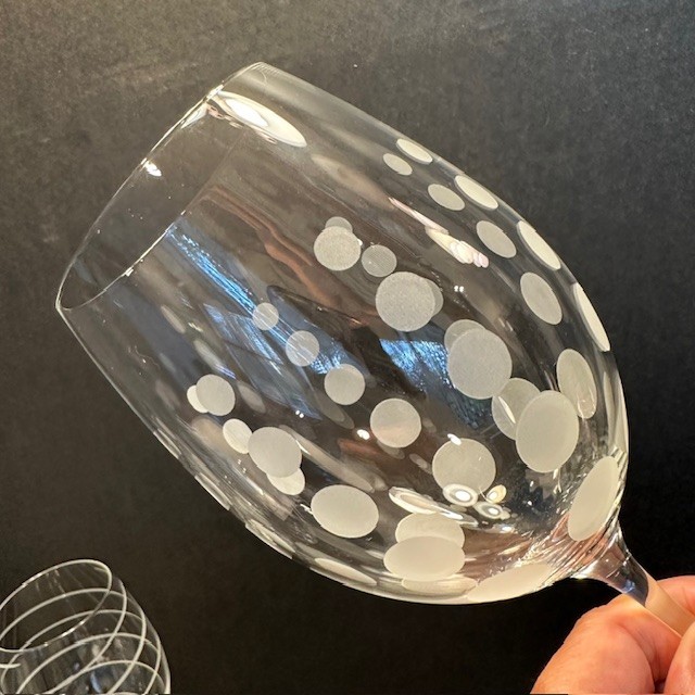 Mikasa Cheers Red Wine Crystal Glass Choose: Spiral Bubbles Horizontal Vertical