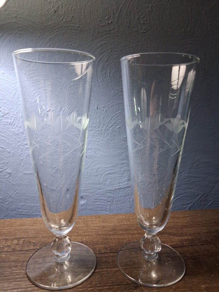 2 Vintage Etched Glass Footed Pilsner/Parfait Glasses 8.5 Inches