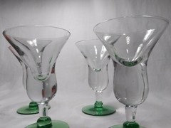 Set of 4 Vintage Hand Blown Cordial Cocktail Glasses Clear To Green 2 Oz