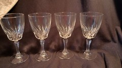 Flamenco by Cristal D’Arques 4 8 oz Wine glasses Discontinued