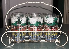 Set of 6 Vintage Federal Glass Flower Polka Dot Tumblers In Metal Caddy Carrier
