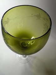 2-Green Etched Grapes Balloon Wine Glass Goblet 14oz Capacity Clear Stem