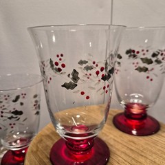 Pfaltzgraff Winterberry Holiday 14oz Hand Painted Water Goblet Glasses Set of 4