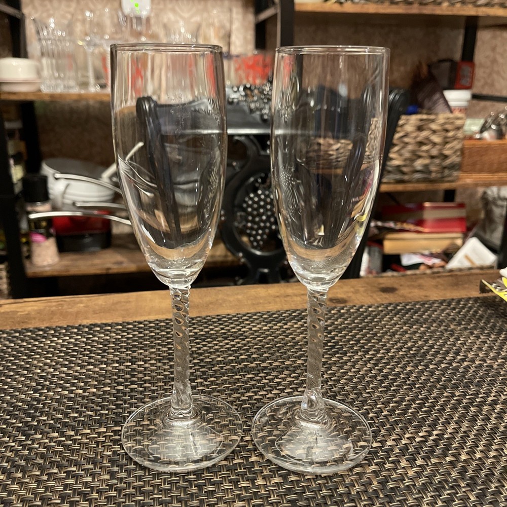 Champagne Flutes 8.5″ Tall Twisted Stem (Set of 2) Glasses Clear Glass