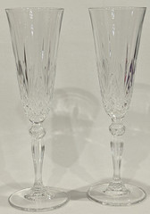 2 RCR Royal Crystal Rock Overture Champagne Flutes Fan & Criss-X 8 7/8″T Vintage