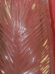 CRYSTAL CUT LEAVES & FERN DESIGN VASE SAW BORDERS 10″ HEAVY!!