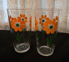 2 Vintage 1 Pint Hazel Atlas Daisy Sour Cream Glasses
