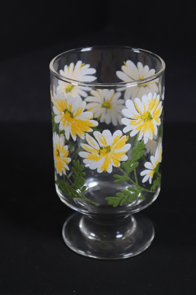 Libbey White Daisy Floral Pedestal Drinking Glass Retro Flower Tumbler NOS