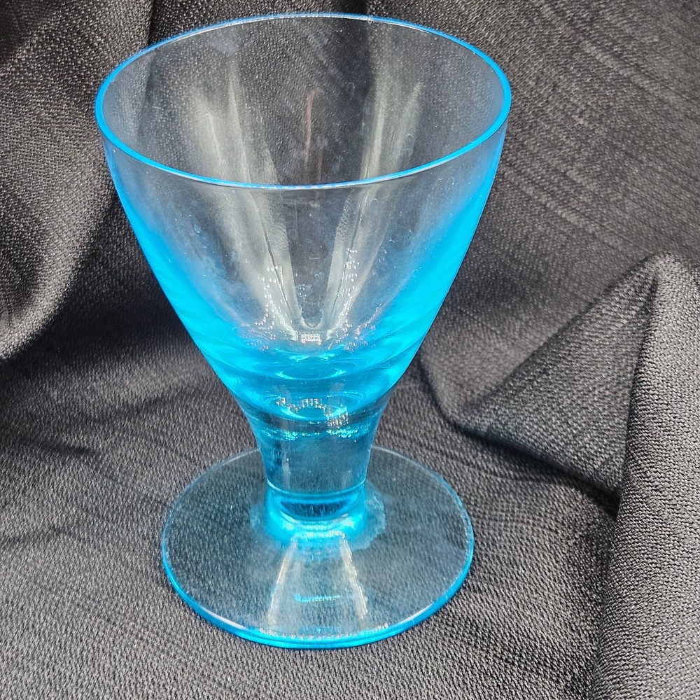 Lot 4 MCM Morgantown Sunrise Medallion Cerulean Blue Footed Juice Glasss Vintage