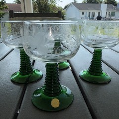 SET OF 4 LUMINARC ETCHED ROEMER BEEHIVE GREEN STEM WINE GLASSES FRANCE 1970’s