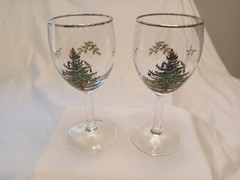 Pair of Spode 22kt Gold Rim Christmas Tree Wine Glasses, 12 oz., 7 1/4″