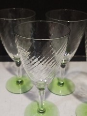 SET OF 4- GREEN OPTIC 7″ WATER WINE GLASSES STEM GLOWS