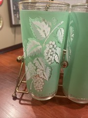 Vintage Tom Collin’s White Grapes Green, Yellow & Pink Frosted 8 Glasses/Carrier