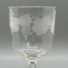 Early Gunderson Pairpoint Grapes 5″ Wine Glass Engraved Vines Paneled Stem B