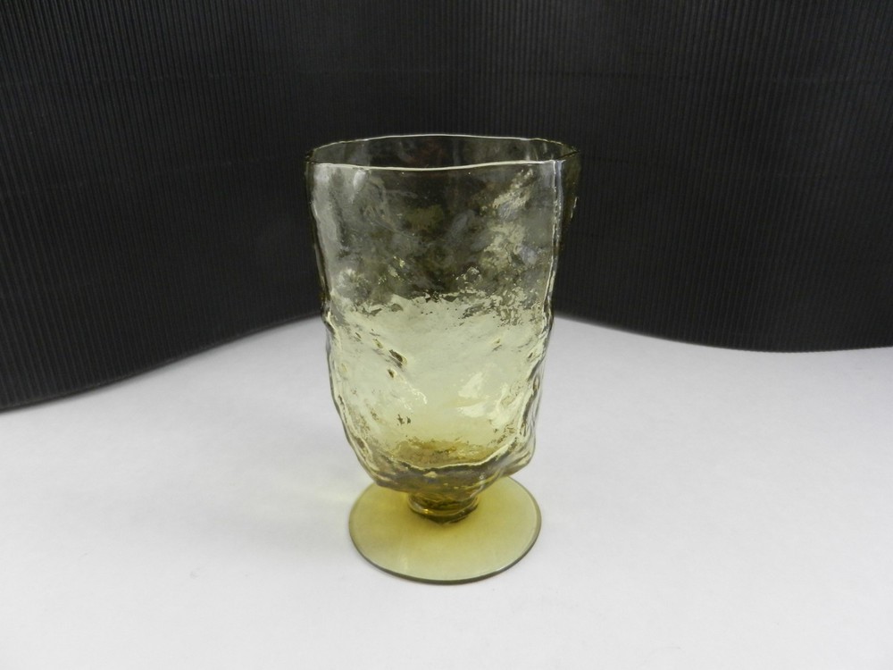 Morgantown Glass Crinkle Ftd Tumbler Olive 5 1/4 » T 12 oz. capacity ca 1960’s