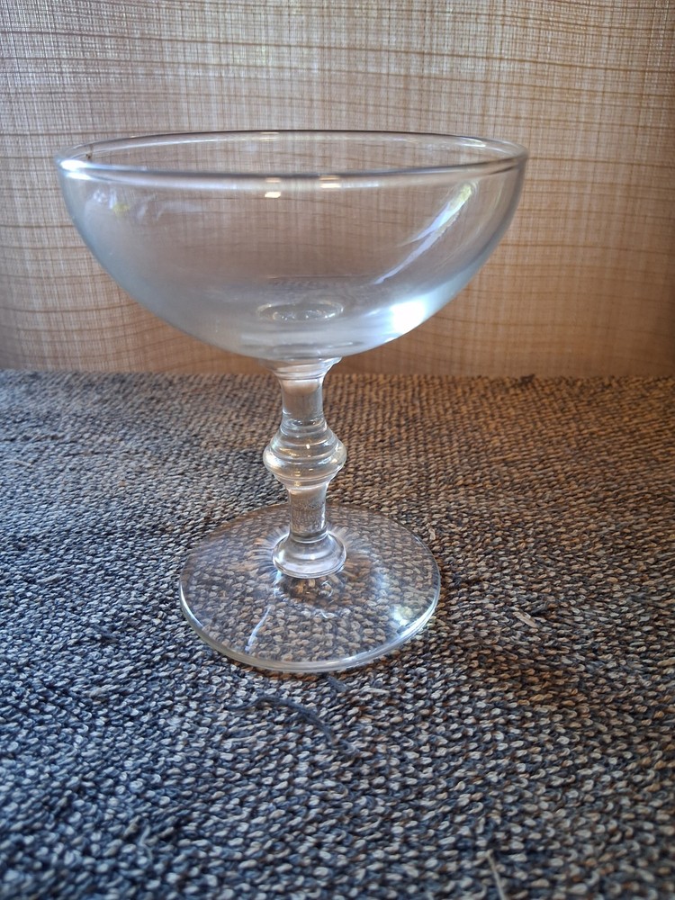 Vintage Lalique Crystal «Saint Hubert» Tall Sherbet Or Champagne Glass