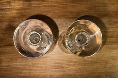 2 Elegant Bell Shaped Wine Glasses Gold Trim 7.5 Tall Clear Pleated Stem Barware