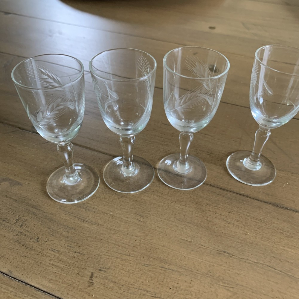 Set of 4 Vintage Cordial Glasses – Etched Wheat Pattern – 1960s