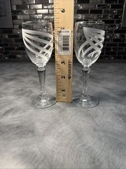 Set of 2 Vintage Godiva Cut Crystal Swirl Liqueur Cordial Glasses 5.25″