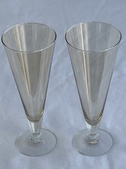 Set Of 2 Vintage Light Amber Footed Pilsner Glasses – 8″ Tall – MCM – Stunning