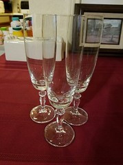 VINTAGE GLASSES CHAMPANGE FLUTES /WINE GLASSES CLEAR SET OF 3