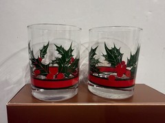 Two (2) Vintage Christmas Holly Berry Holiday Glass Rocks Tumblers Barware