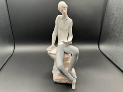 LLADRÓ «Hebrew Student» Reading Sidur Figurine #4684 Matte, Judaica Gift, MINT