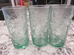 3 Vintage Libby Orchard Fruit Embossed Spanish Green Glass Tumblers 6” Tall EUC