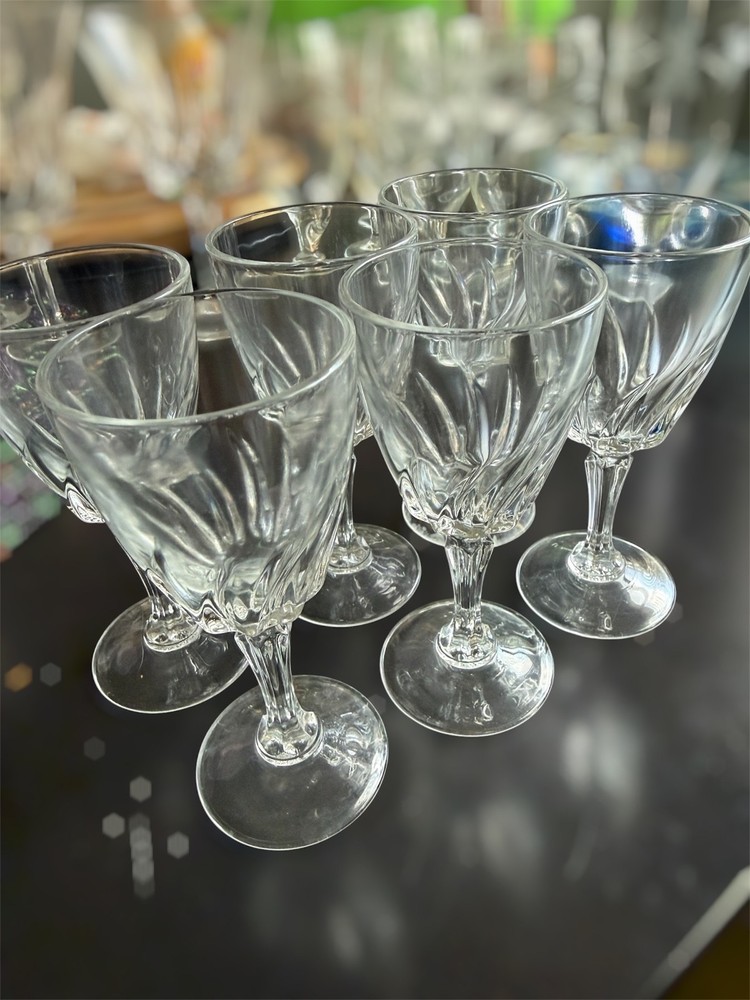 (6) “Flamenco” by Cristal D’Arques-Durand 4.5” cordial glasses
