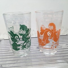 2 Vtg Kraft Swanky Swig Juice Glass Dog Cat RoosterBunny Kiddie Cups 4″ MCM